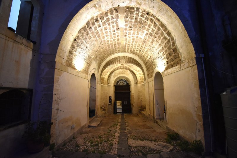 Историческое здание в Авола