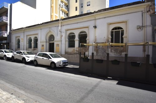 Kommersiell byggnad i Avola