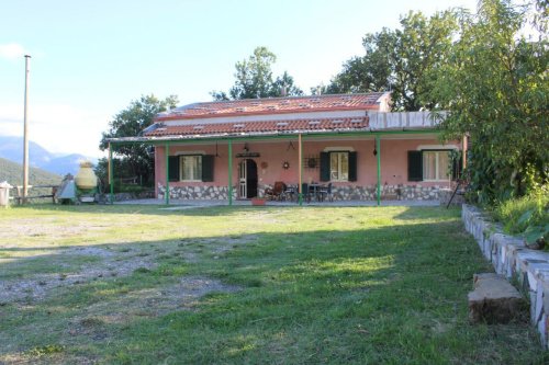 Casa indipendente a Torraca
