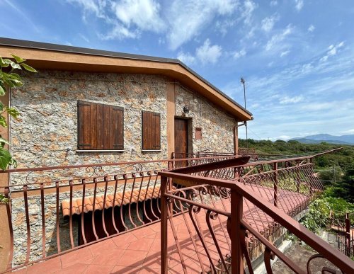 Moradia com terraço em Scario