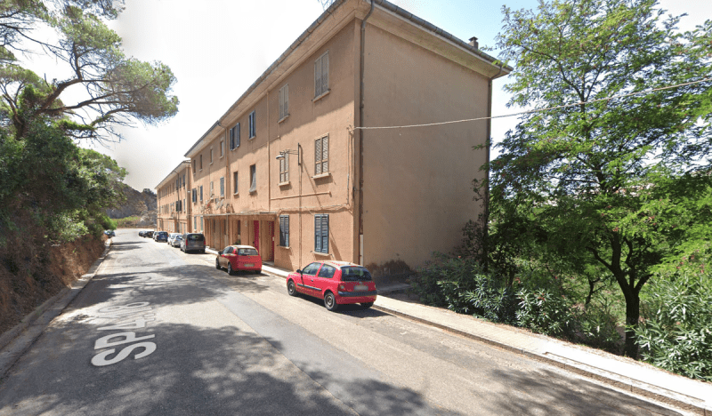 Historisk lägenhet i Guspini