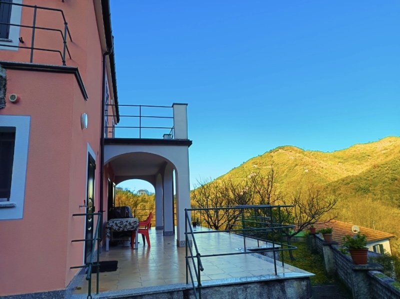 Hus på landet i Cogorno