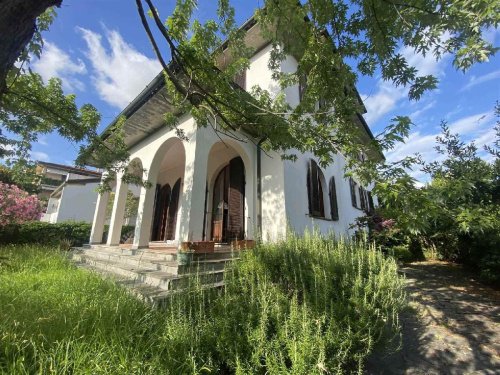 Villa in Pisa