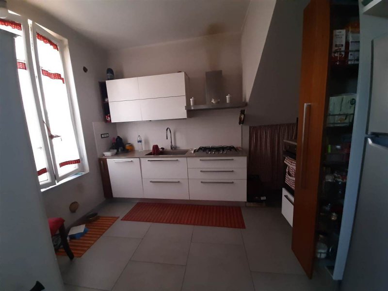 Hus från källare till tak i Lucca