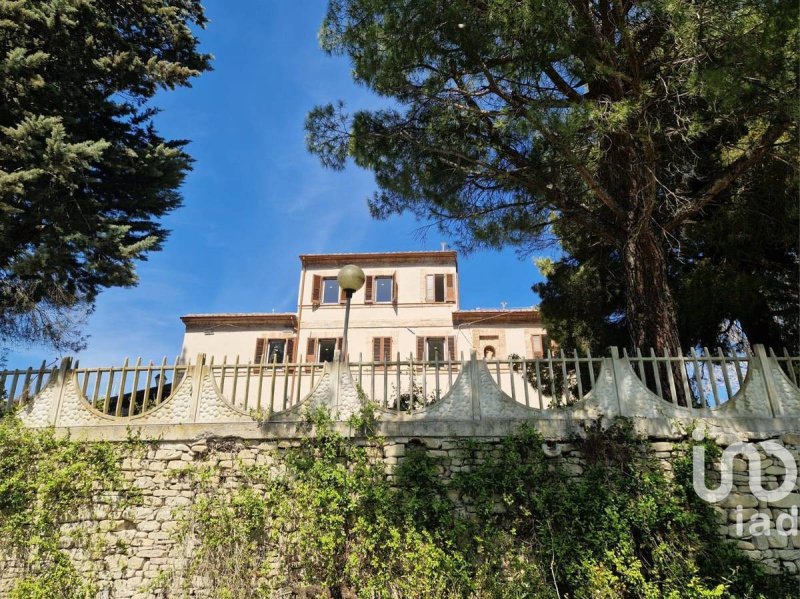 Casa de campo em Montedinove