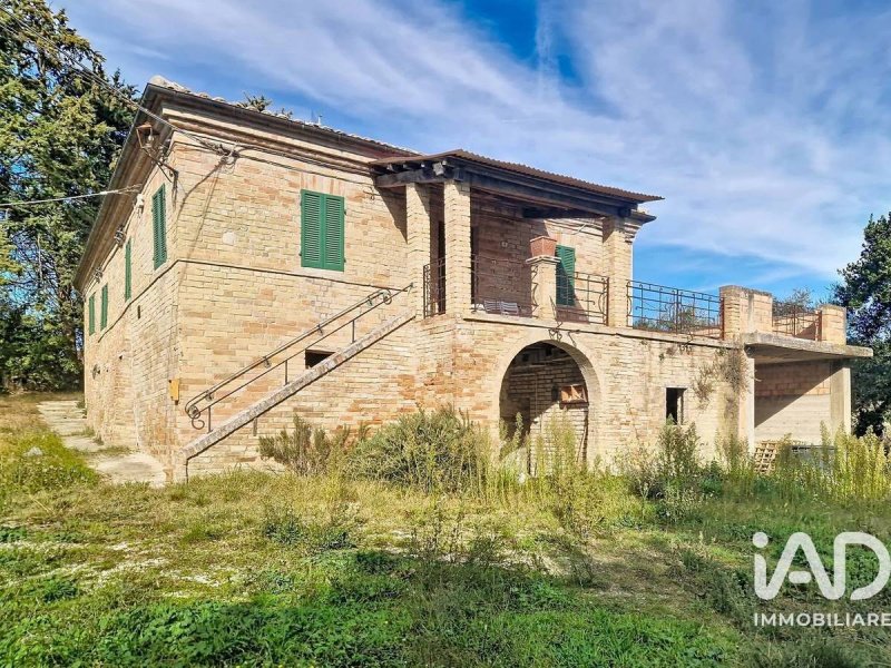 Huis op het platteland in Cossignano