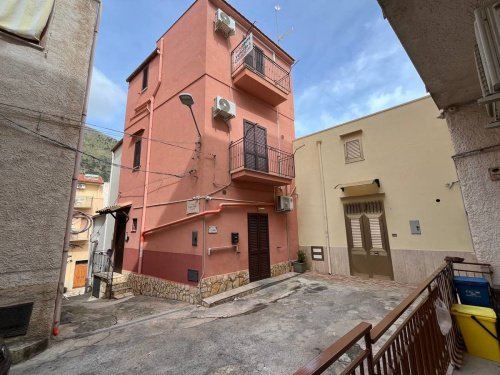 Einfamilienhaus in Castellammare del Golfo