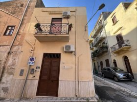 Einfamilienhaus in Castellammare del Golfo