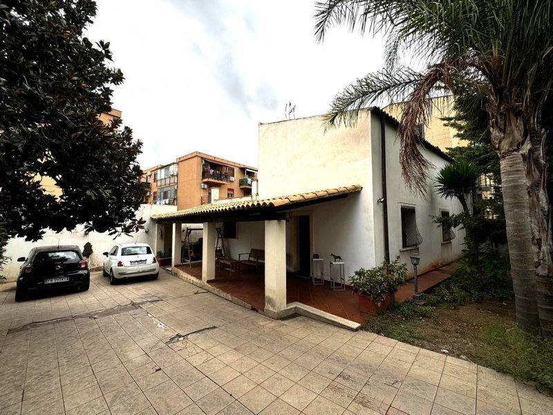 Villa in Palermo