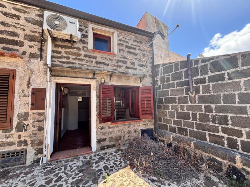 Casa indipendente a Ustica