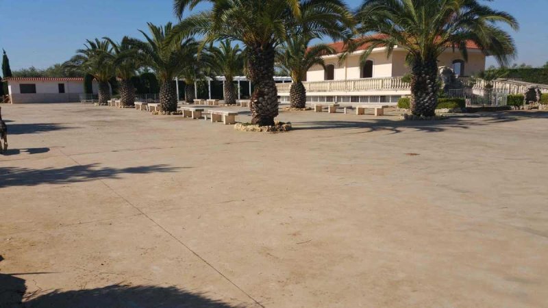 Коммерческая недвижимость в Битонто