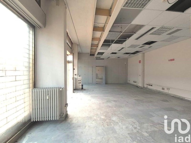 Edifício comercial em Mântua