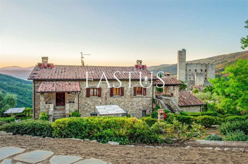 Отдельно стоящий дом в Cortona