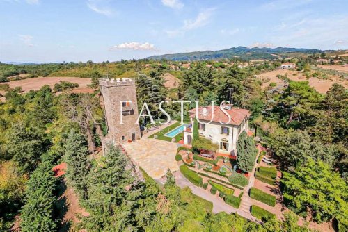 Отдельно стоящий дом в Флоренция