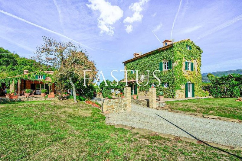 5 Bedrooms Farmhouse for sale in Cortona [800399] | Gate-away®