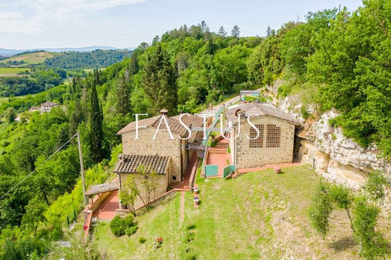 Casolare a Poggibonsi