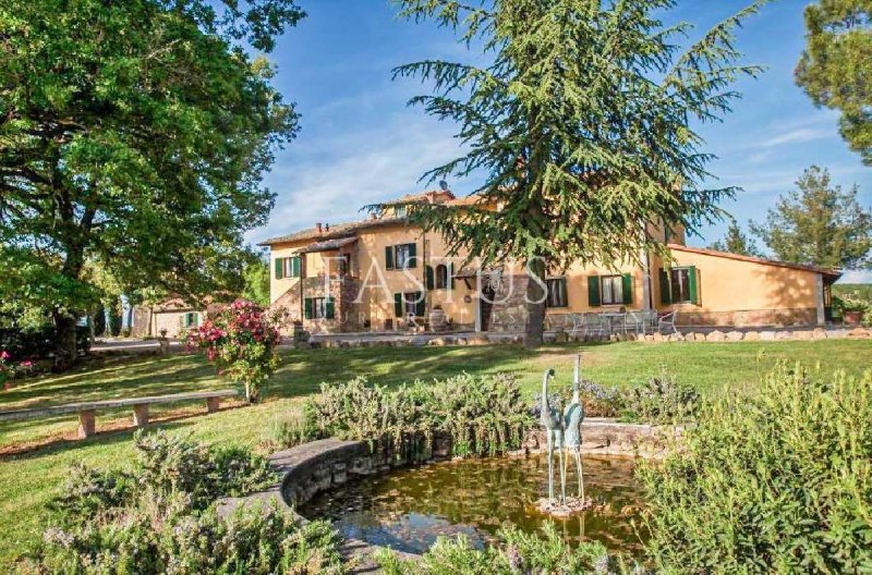 13 Bedrooms Farmhouse for sale in Montepulciano [805453] | Gate-away®