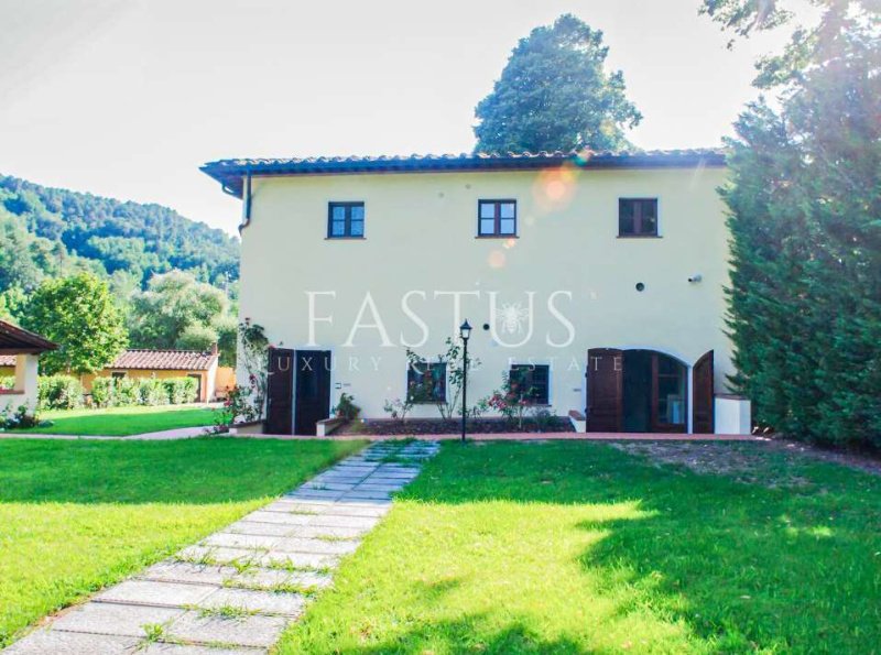 Klein huisje op het platteland in Camaiore