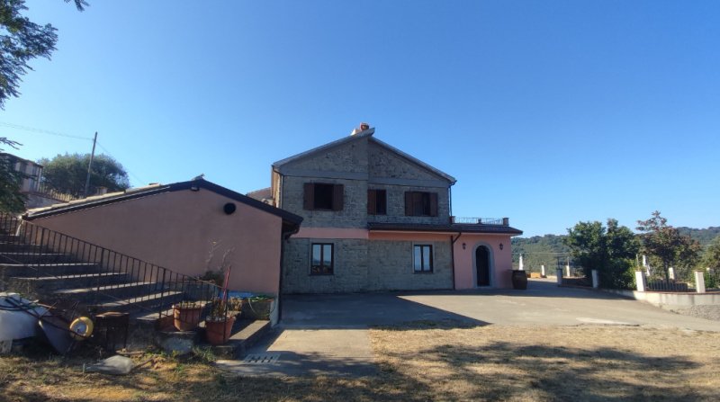 Immobile commerciale a Sant'Angelo di Brolo