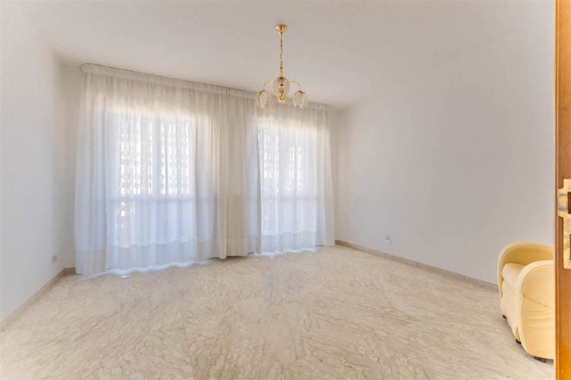 Квартира в Монополи