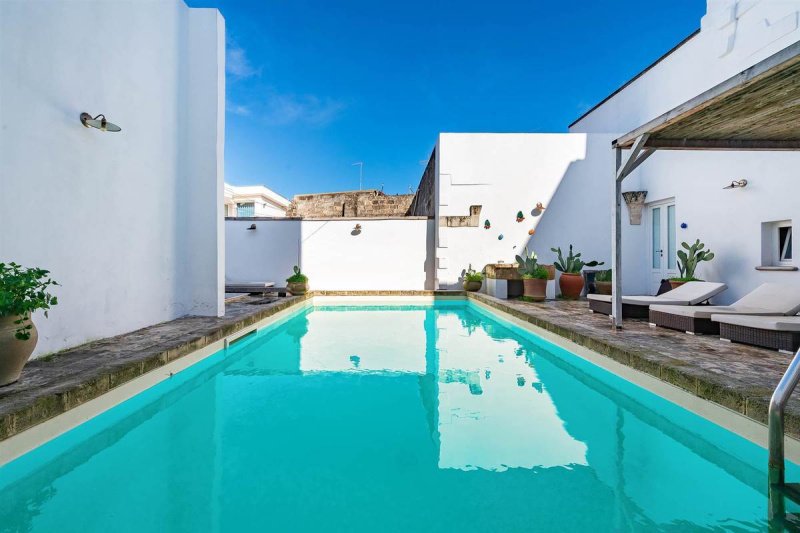 Casa independente em Torre Santa Susanna