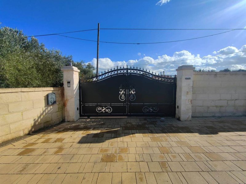 Вилла в Монополи