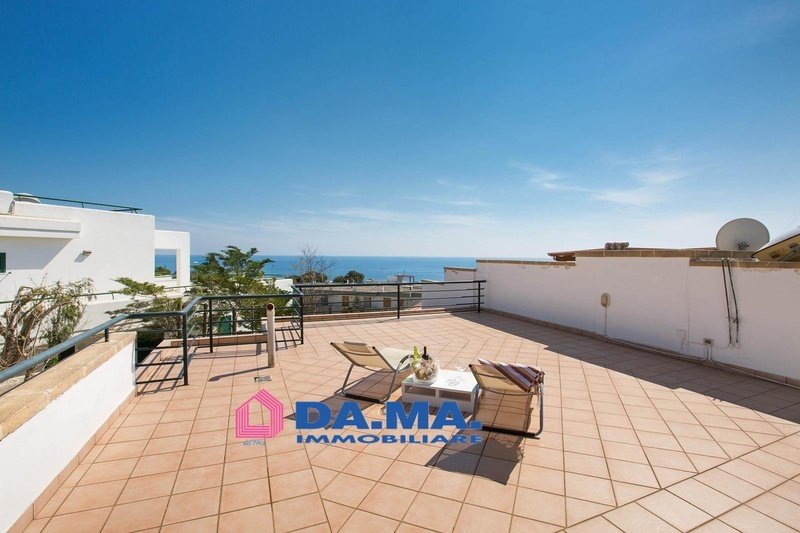 圣切萨雷亚泰尔梅公寓