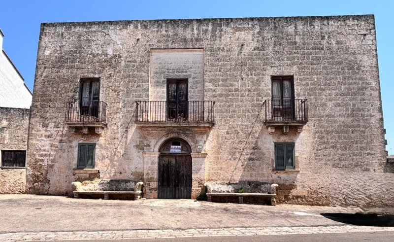 Историческое здание в Presicce-Acquarica