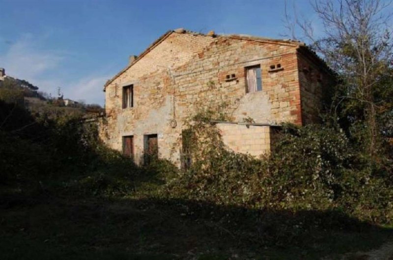 Casa en Santa Vittoria in Matenano