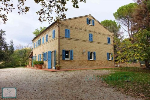 Villa a Monte Vidon Corrado