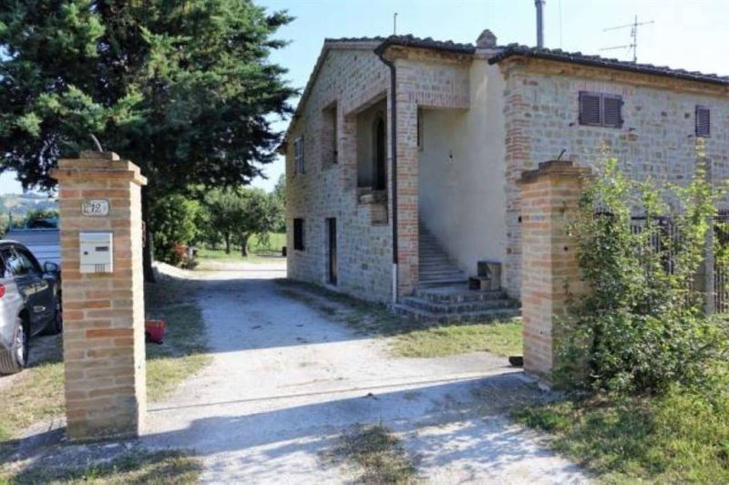 Casa em Sant'Angelo in Pontano