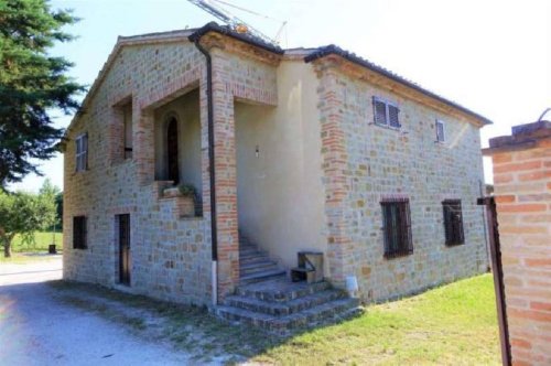 Casa em Sant'Angelo in Pontano