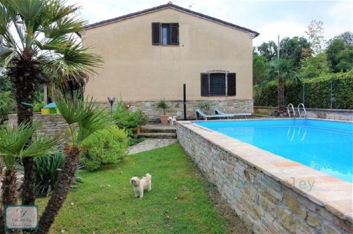 Вилла в Кампоротондо-ди-Фьястроне