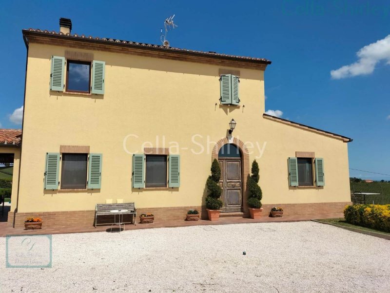 Вилла в Сан-Марчелло