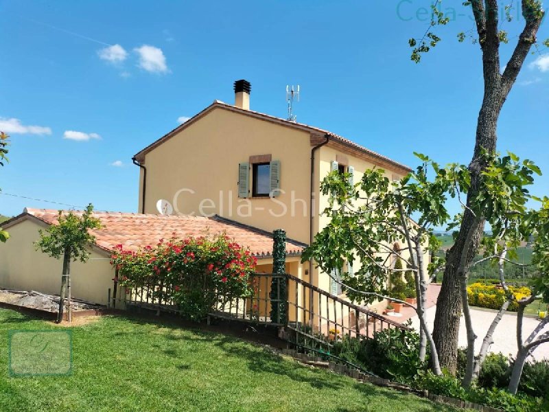 Вилла в Сан-Марчелло