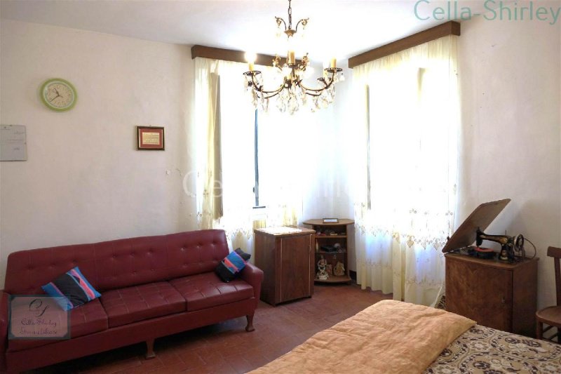 蒙泰迪诺韦半独立房屋