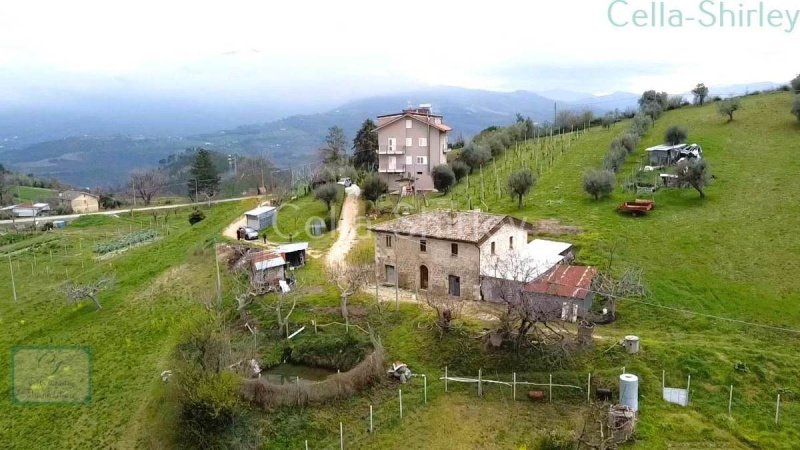 Casa independente em Venarotta