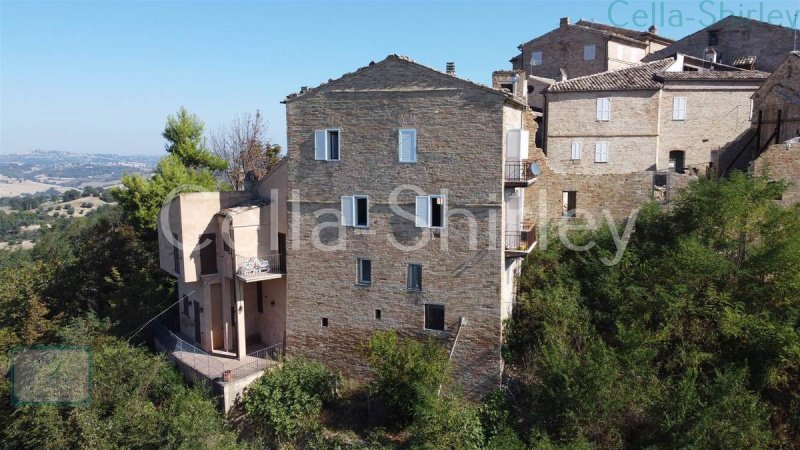 Teto/Chão em Monteleone di Fermo