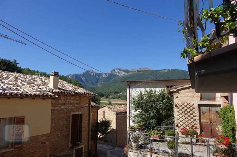 Casa semi indipendente a San Ginesio