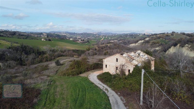 Отдельно стоящий дом в Монсампьетро-Морико