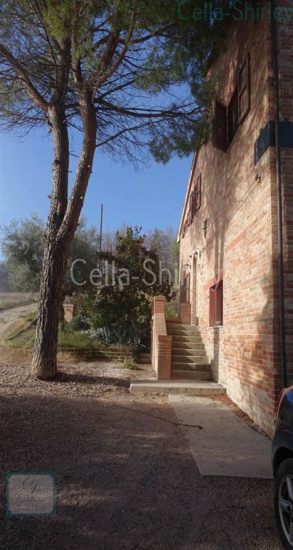 Lantställe i Loro Piceno