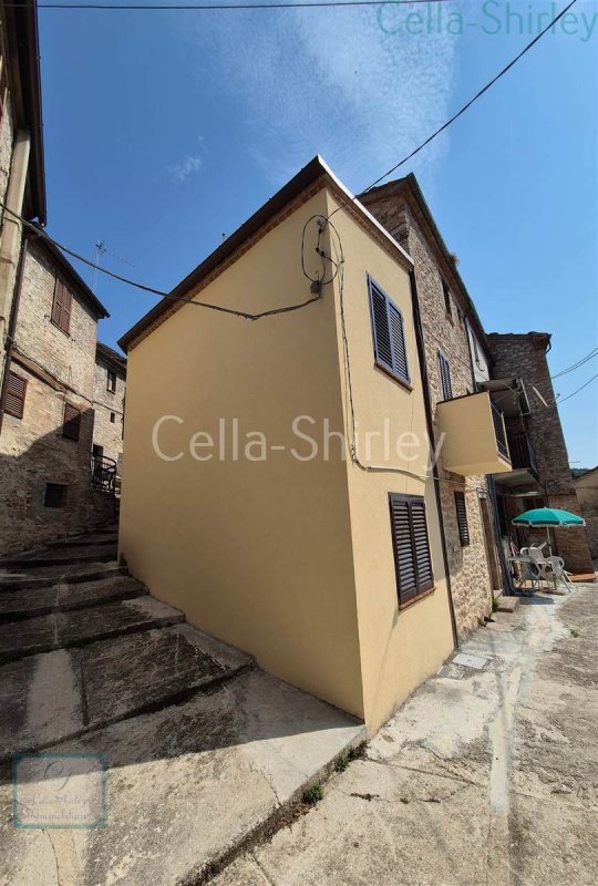 Casa semi indipendente a Montefortino