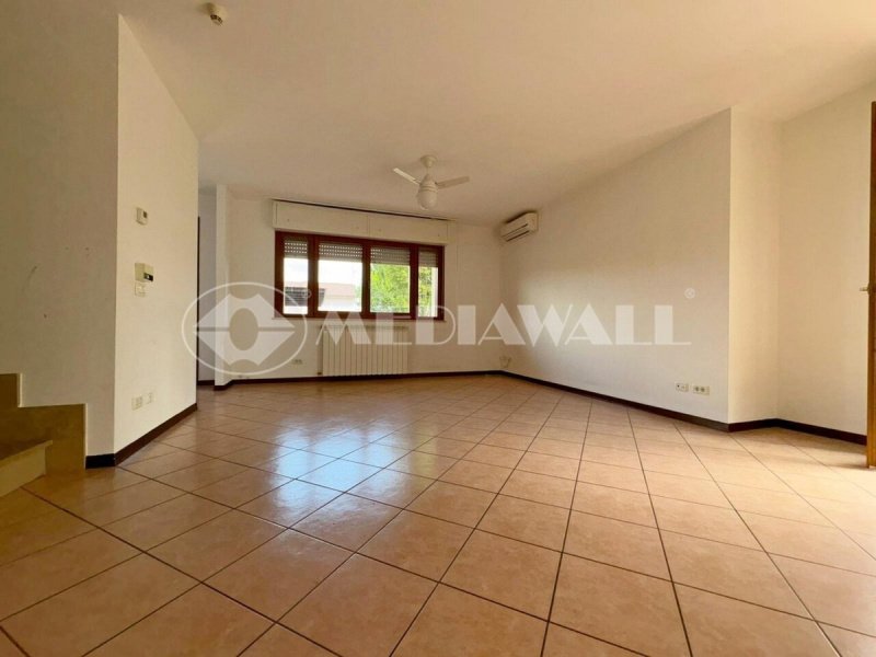 Reihenhaus in Maniago