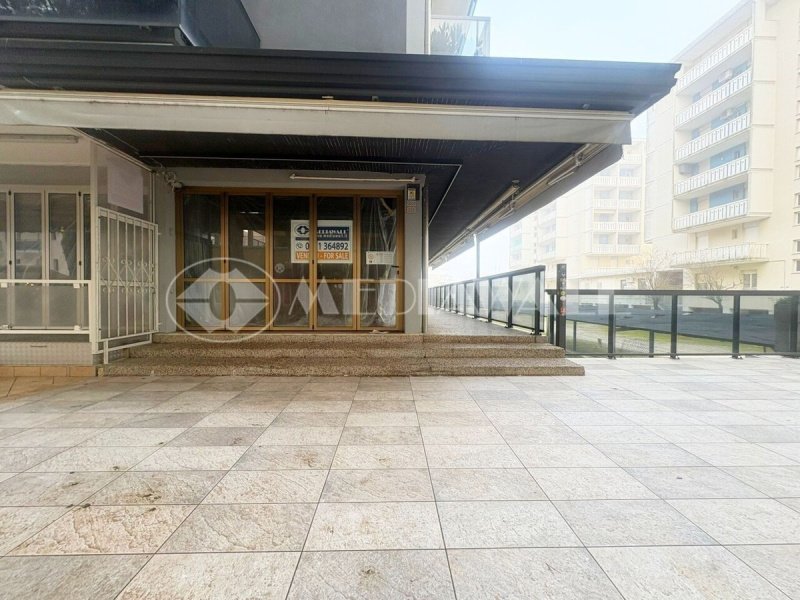 Kommersiell byggnad i Bibione