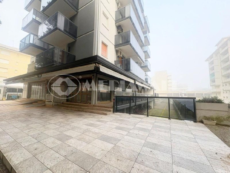 Kommersiell byggnad i Bibione