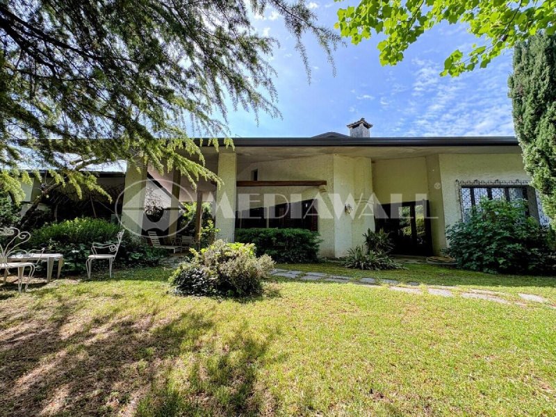 House in Roveredo in Piano
