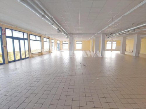 Kommersiell byggnad i Aviano