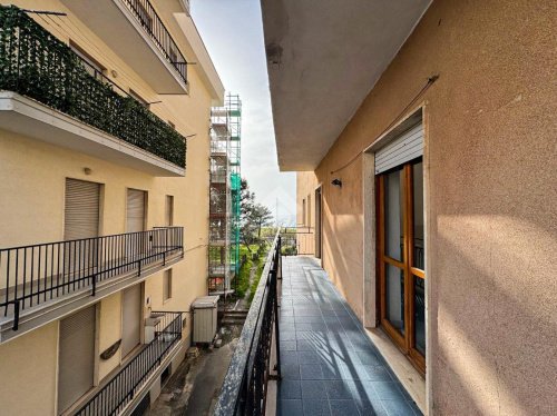 Lägenhet i Falconara Albanese