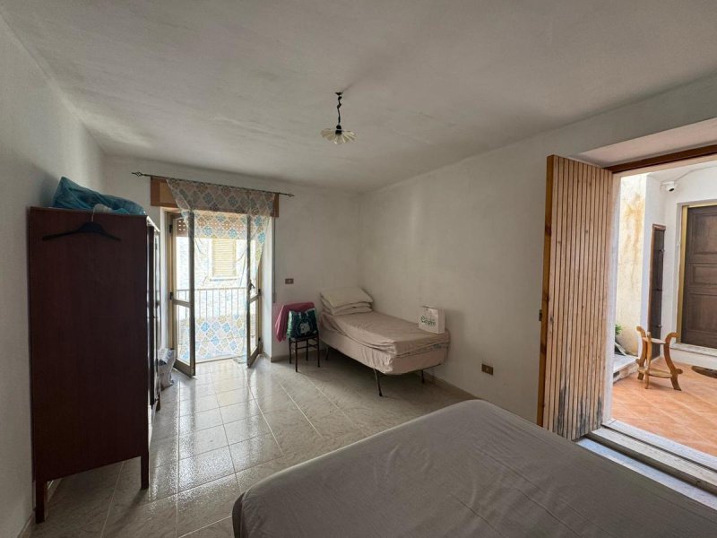 Особняк из двух квартир в Бельмонте-Калабро