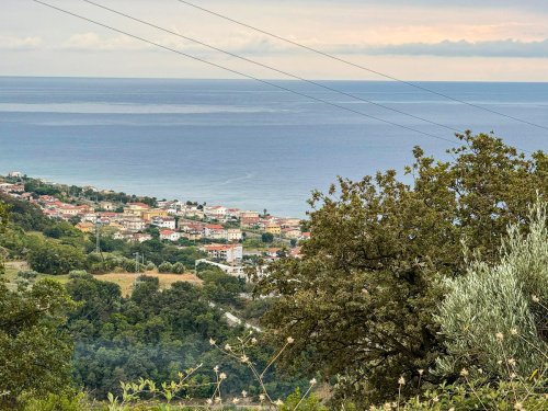 Self-contained apartment in Falconara Albanese